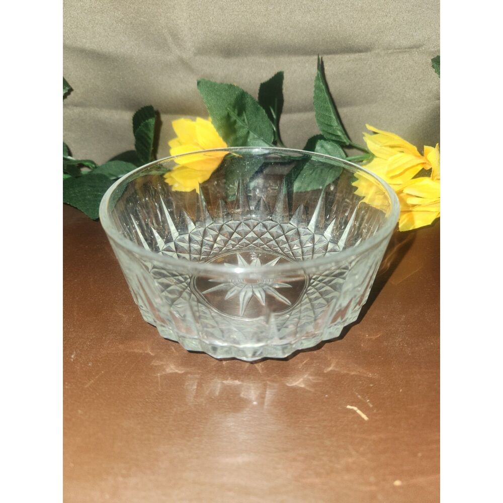 Vintage Arcoroc France Clear Glass Dessert Berry Bowl Diamond Starburst 5" - 53